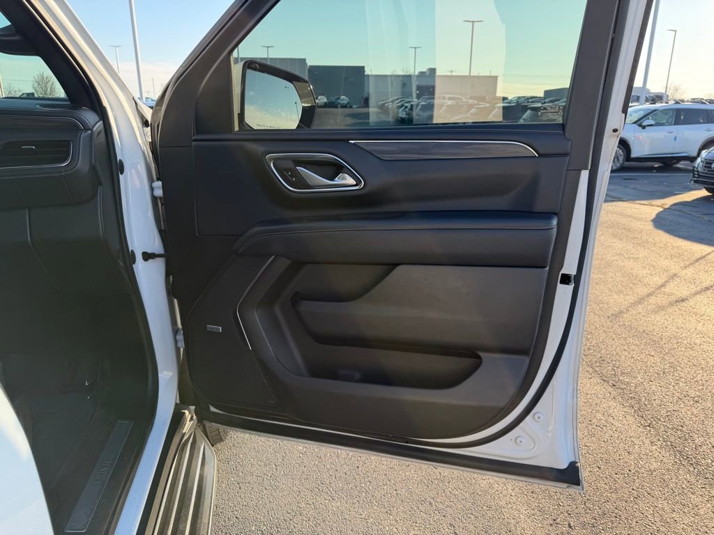 Used 2022 GMC Yukon XL SLT image 26