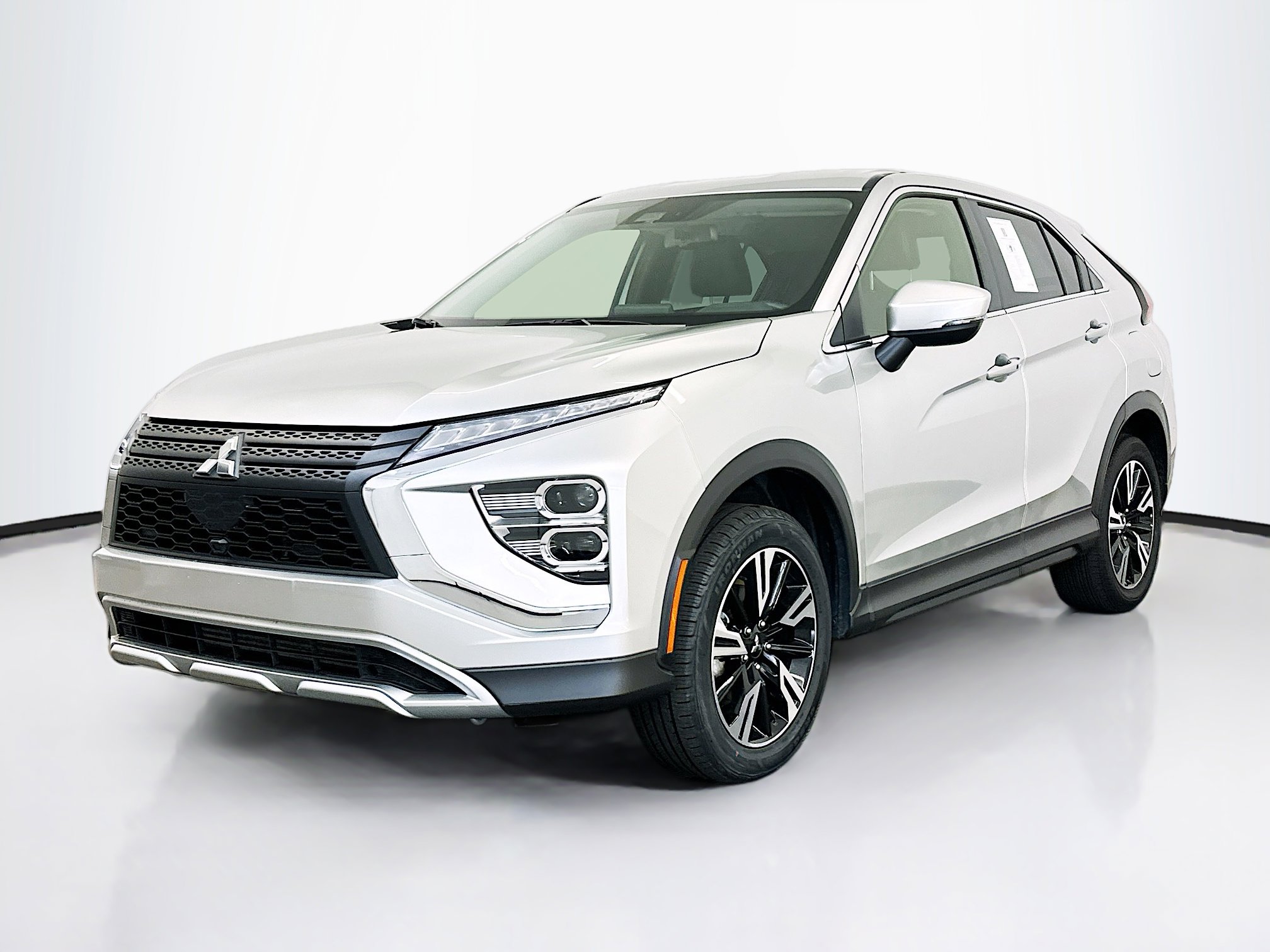 Used 2025 Mitsubishi Eclipse Cross SE image 3