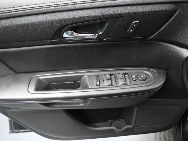 Used 2017 Chevrolet Traverse LT image 6