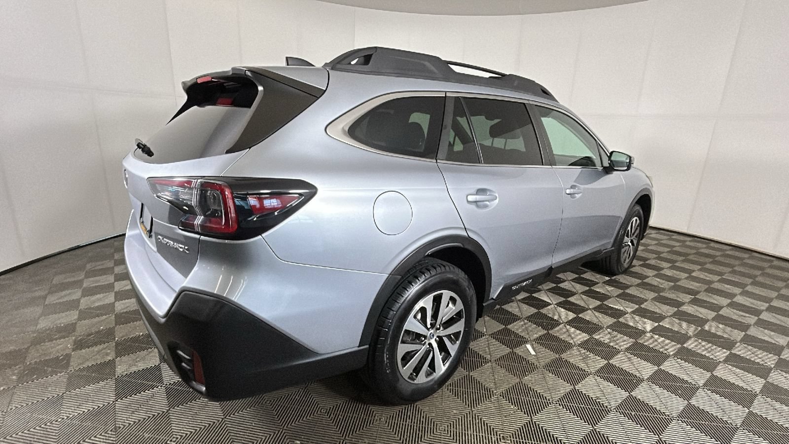 Used 2021 Subaru Outback Premium AWD/4WD video 3