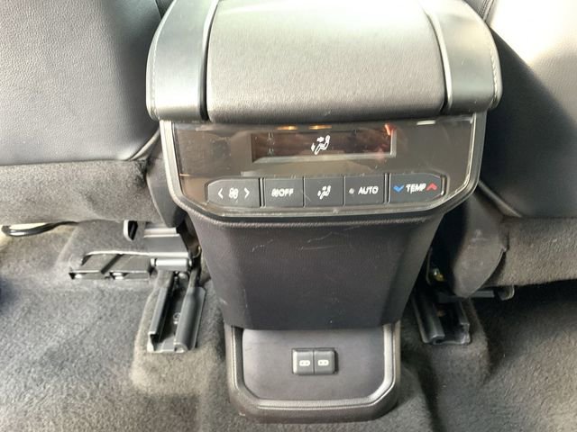 Used 2023 Toyota Highlander XLE image 33