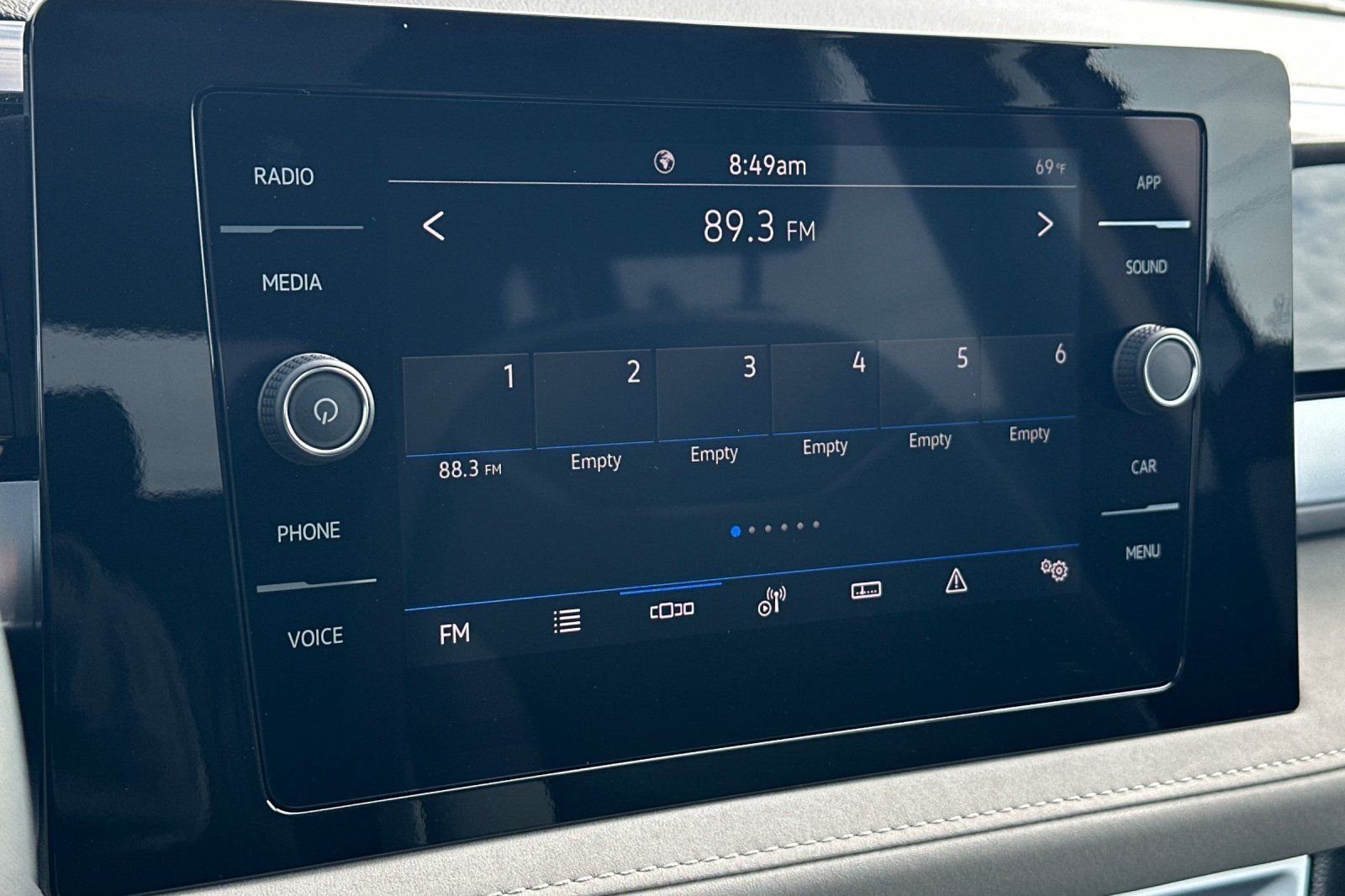New 2026 Volkswagen Taos SE FWD image 18