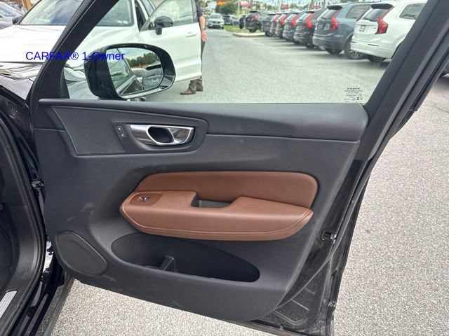 Certified 2023 Volvo XC60 B5 Plus w/ Climate Package AWD/4WD image 4