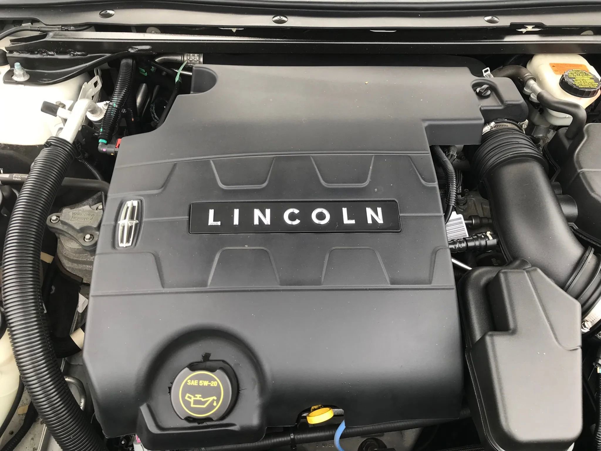 Used 2014 Lincoln MKS Sedan 4D w/ Equipment Group 101A image 59
