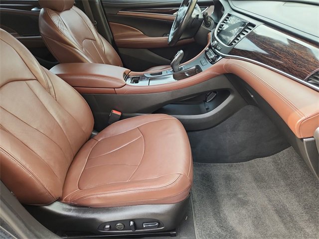 Used 2018 Buick LaCrosse Avenir image 28