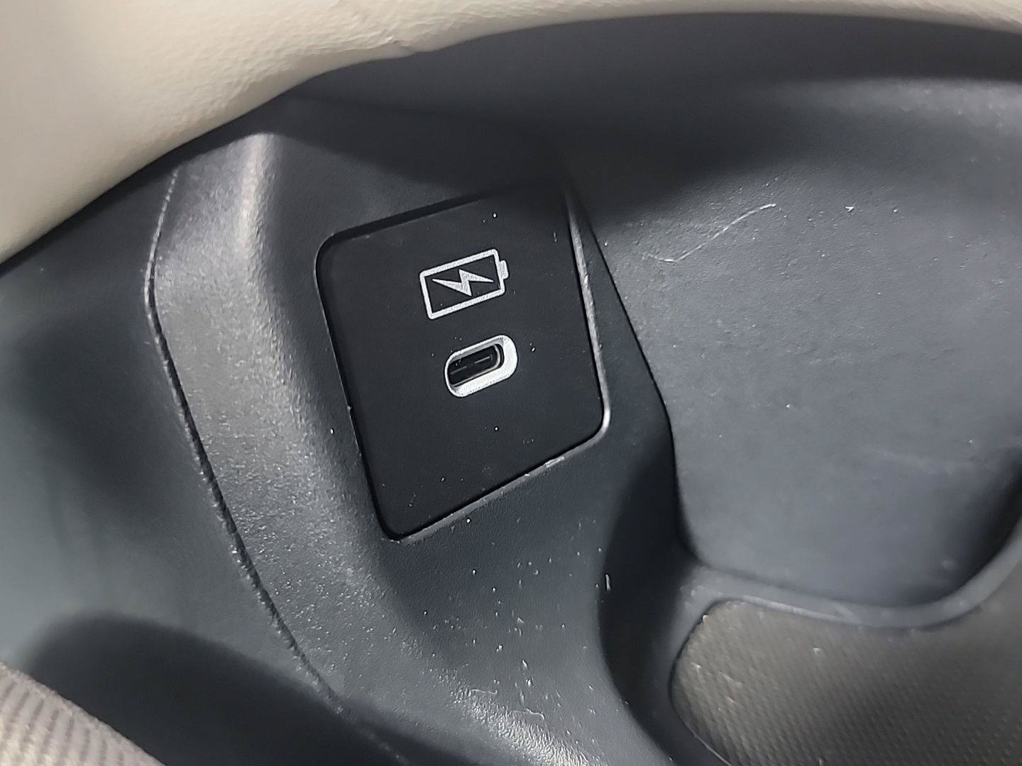 Certified 2025 Honda HR-V LX image 31