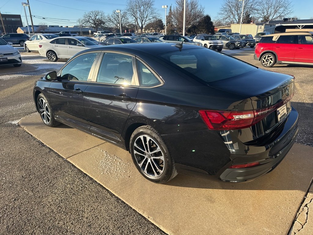 Certified 2025 Volkswagen Jetta Sport image 7