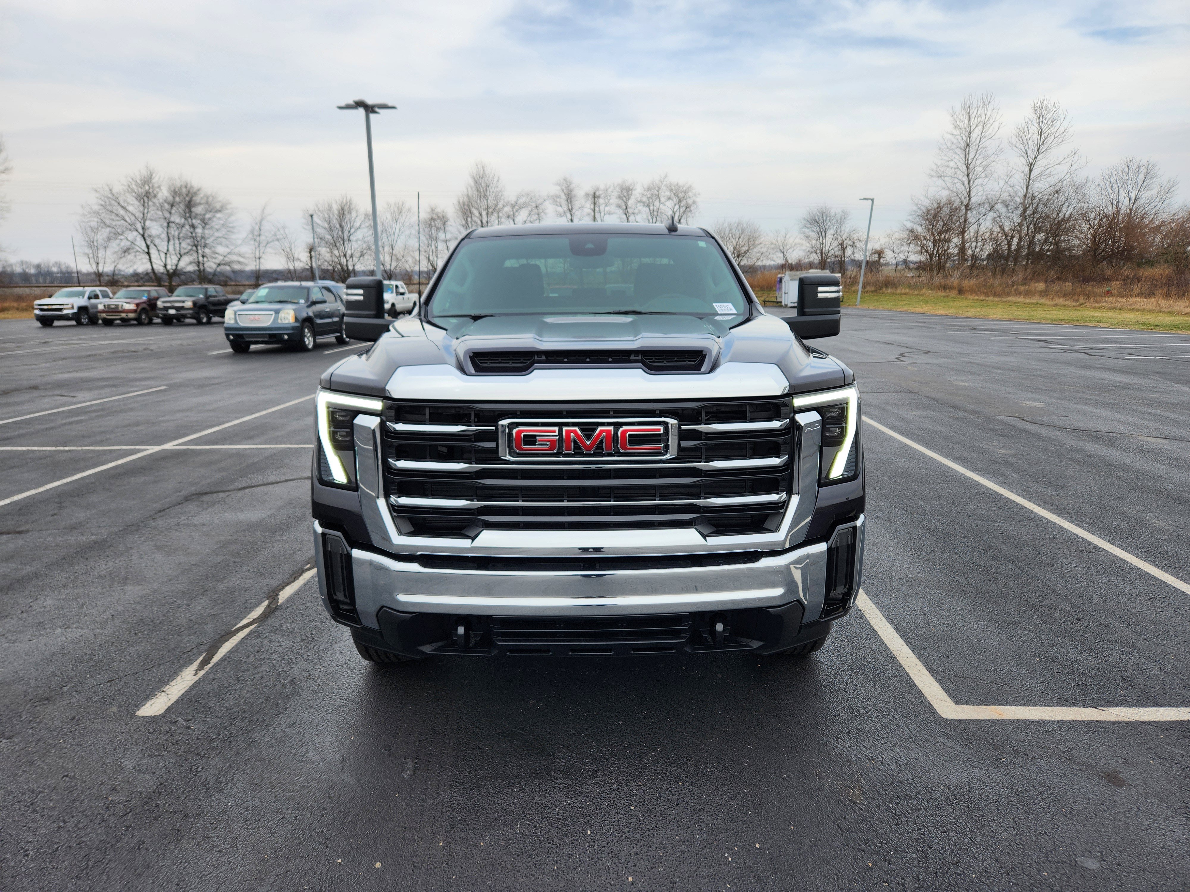 New 2026 GMC Sierra 2500 SLE image 2