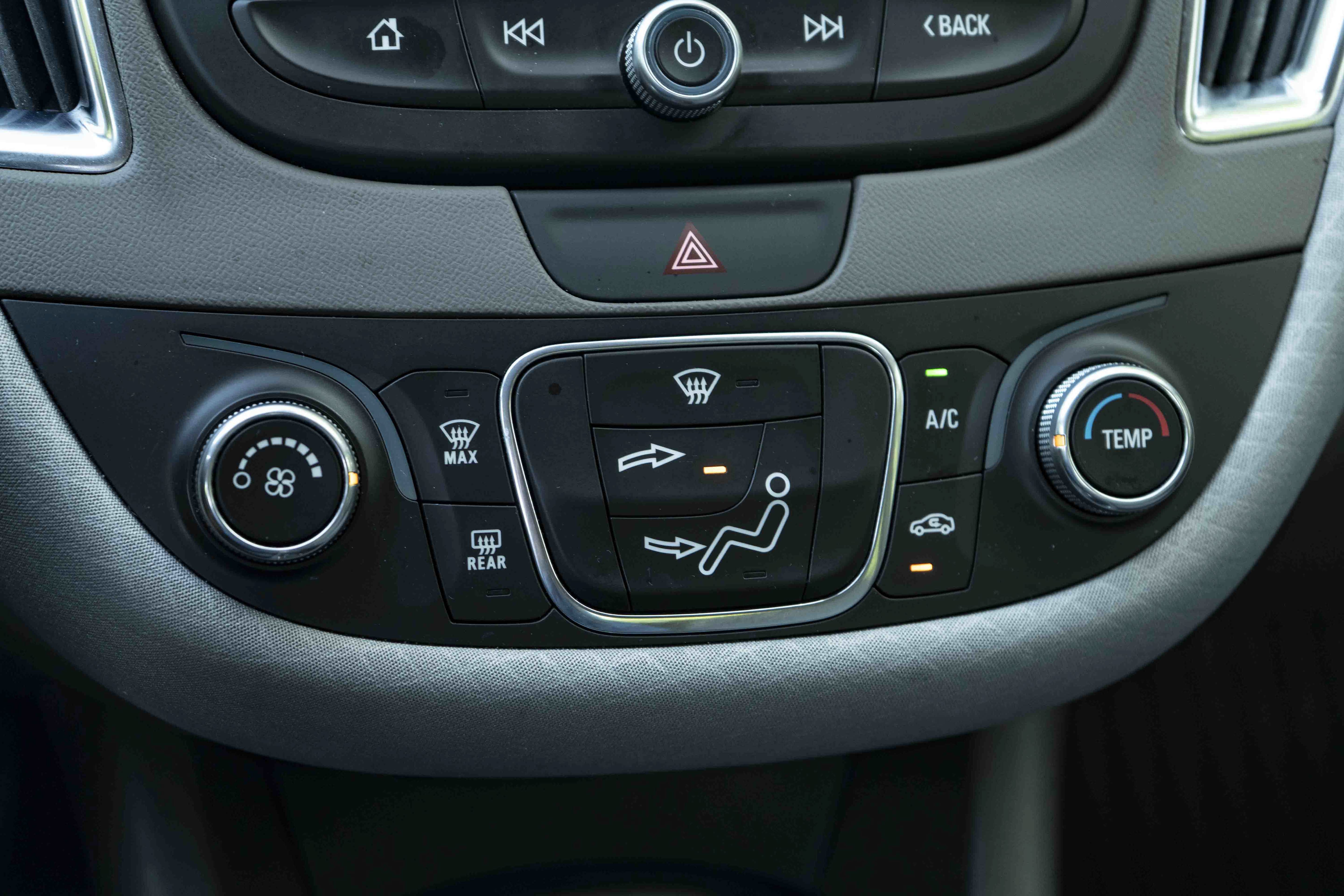 Used 2017 Chevrolet Malibu LT FWD image 31