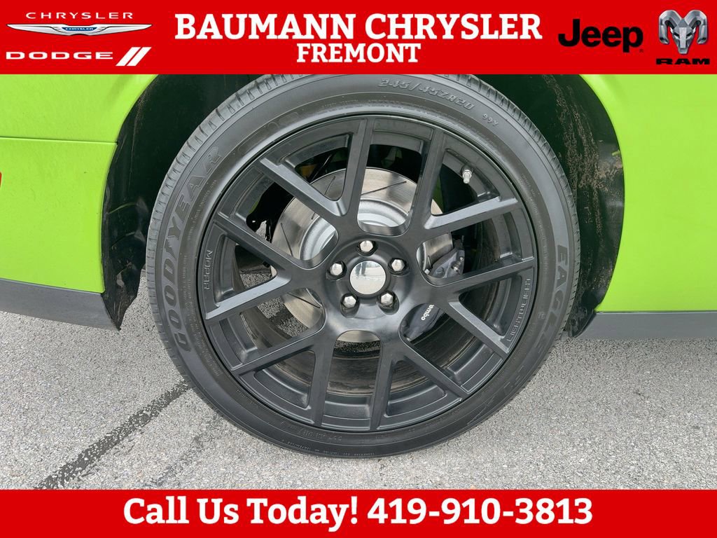 Used 2015 Dodge Challenger R/T Scat Pack w/ Leather Interior Group image 27