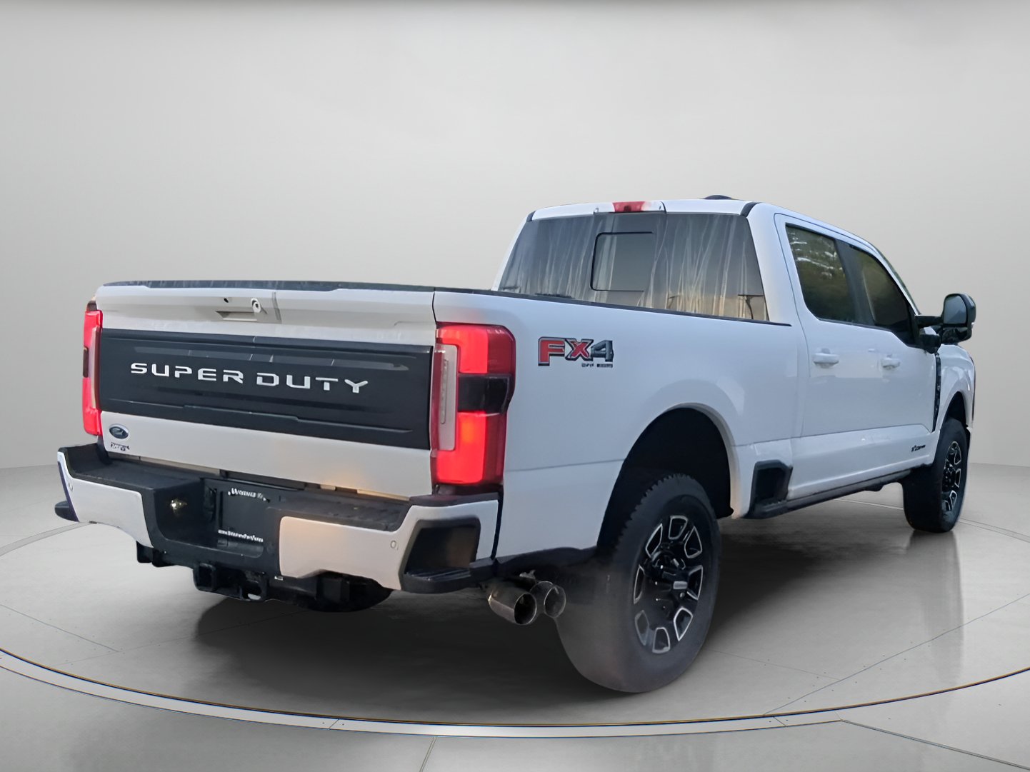 Certified 2025 Ford F250 Platinum w/ FX4 Off-Road Package AWD/4WD image 27