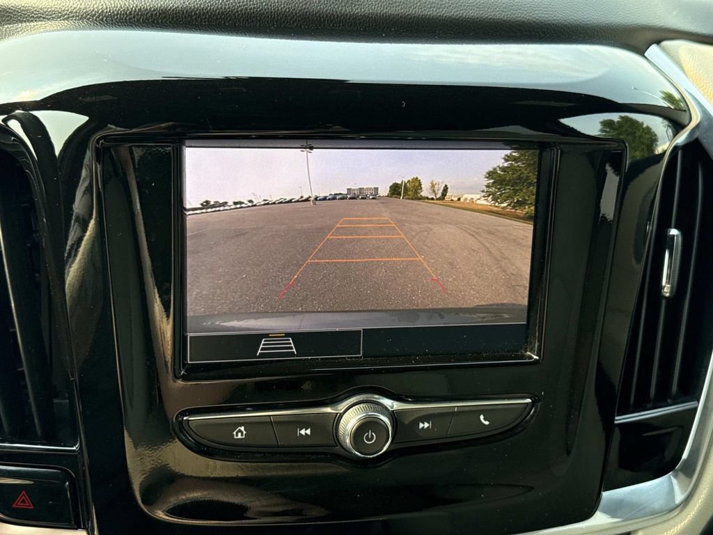 Used 2023 Chevrolet Traverse LS w/ Safety Package AWD/4WD image 5