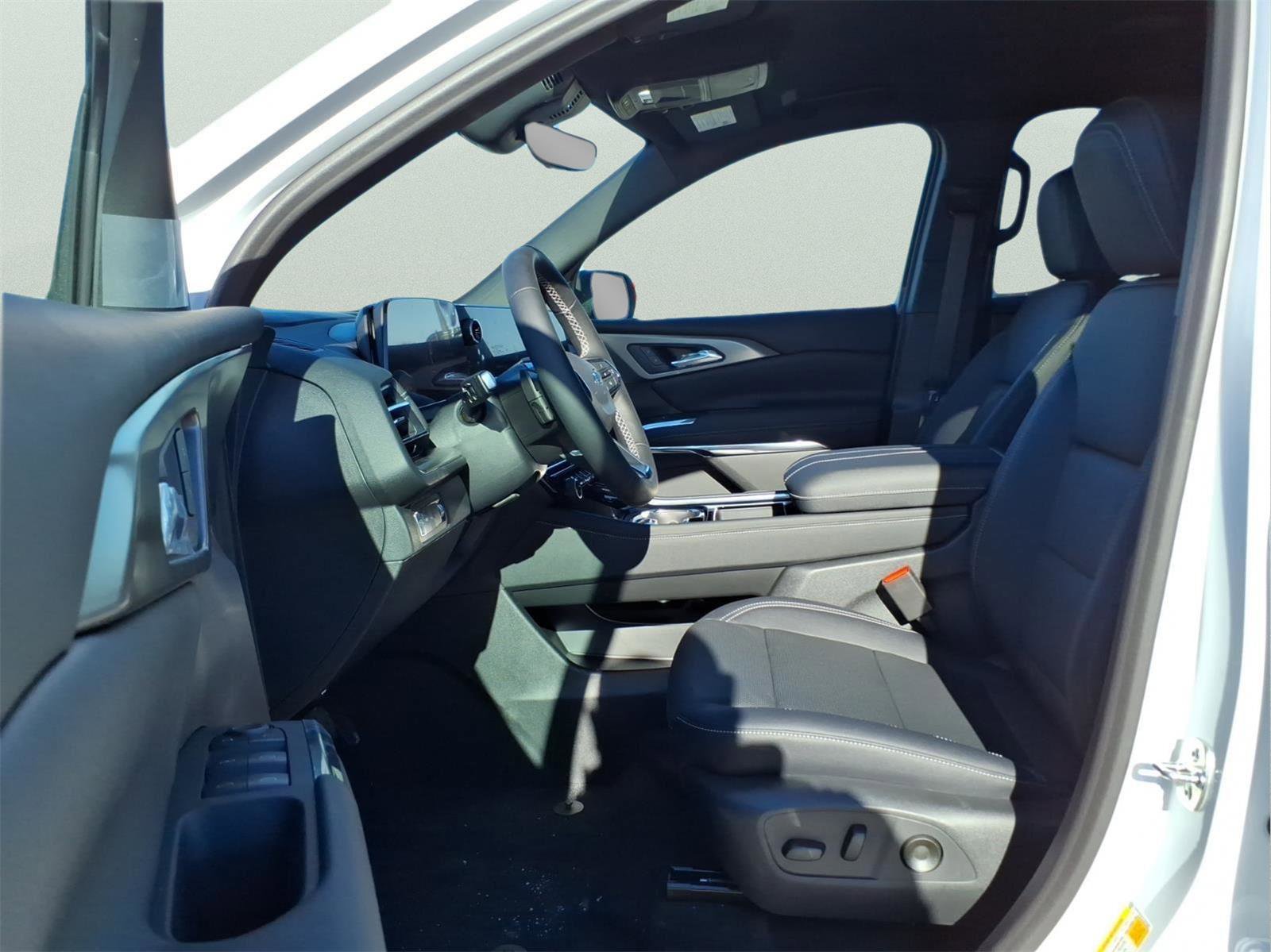 New 2026 Chevrolet Traverse LT image 16