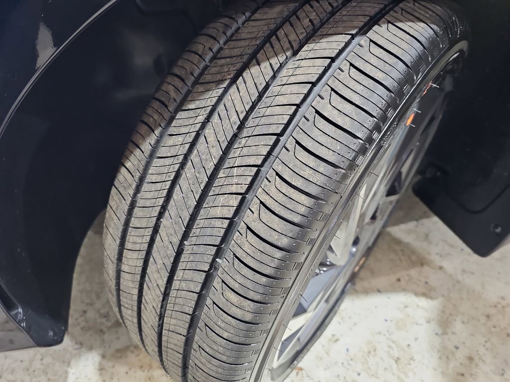 New 2026 Hyundai Elantra Limited image 32