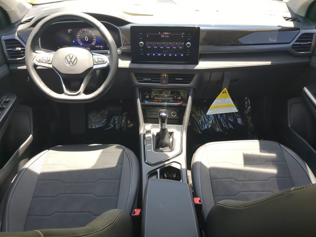 New 2026 Volkswagen Taos SE FWD image 11
