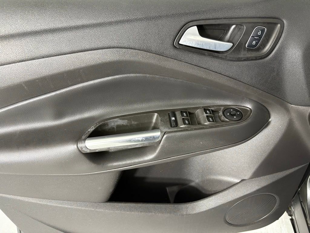 Used 2018 Ford Escape SE image 19