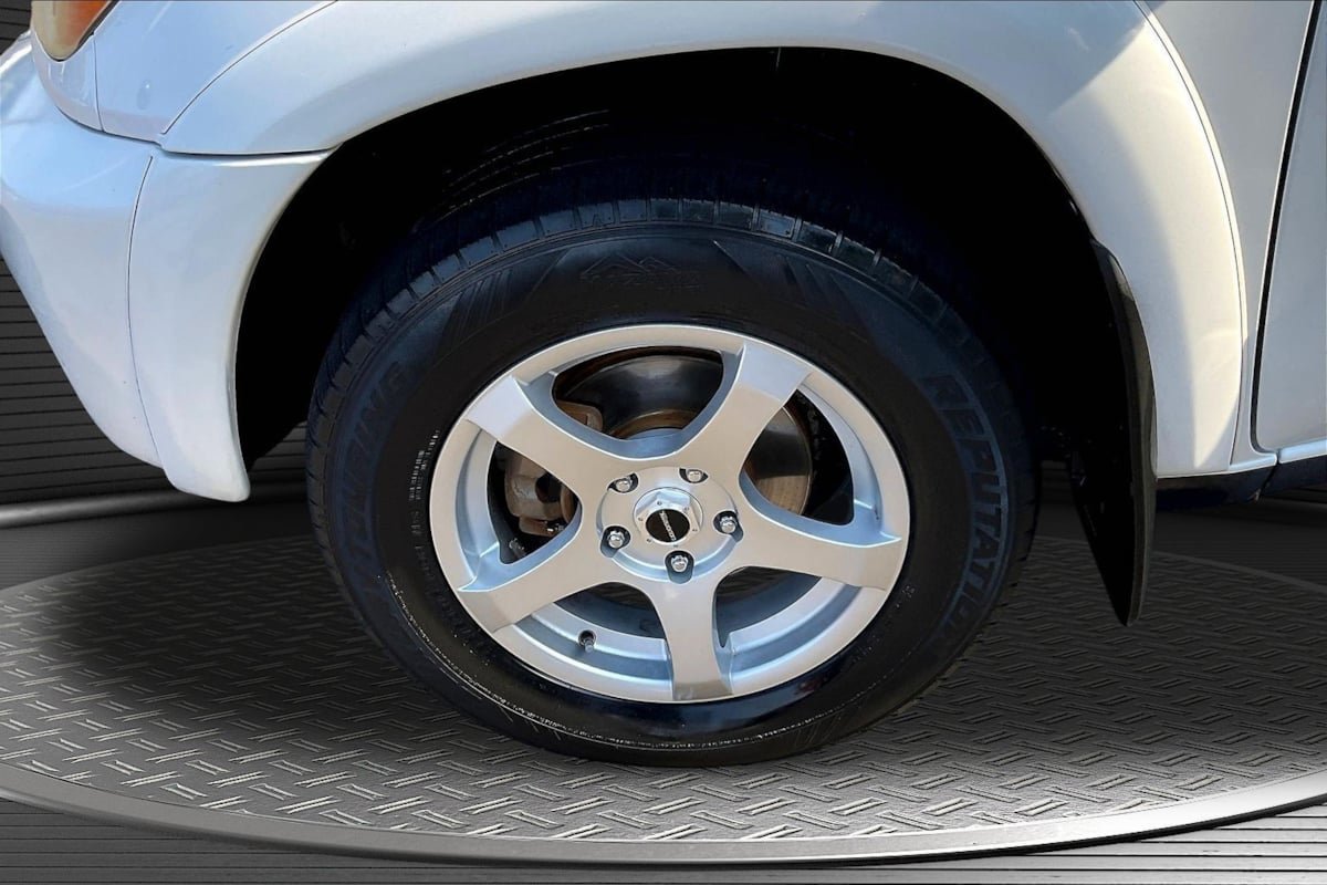 Used 2004 Toyota RAV4 4WD image 32