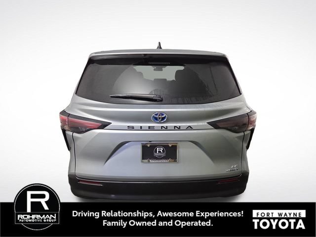 Used 2023 Toyota Sienna LE FWD image 8