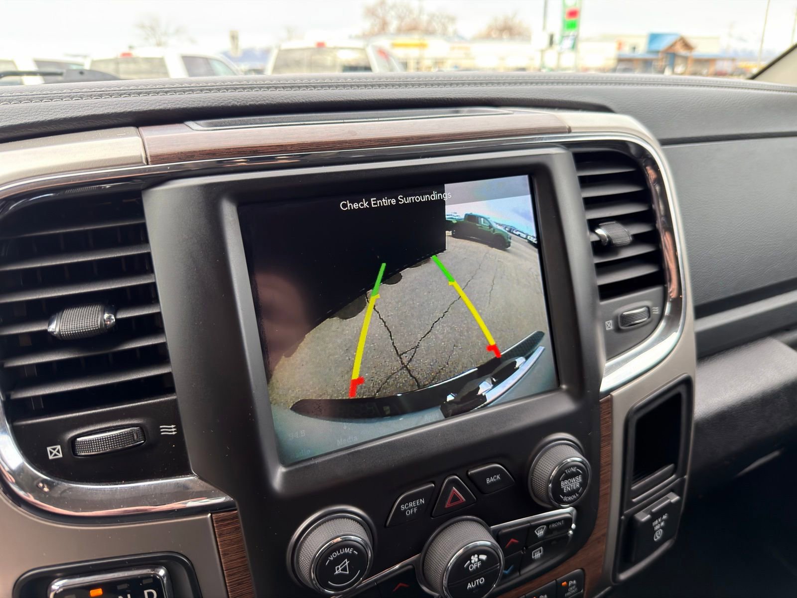 Used 2018 RAM 1500 Laramie image 26