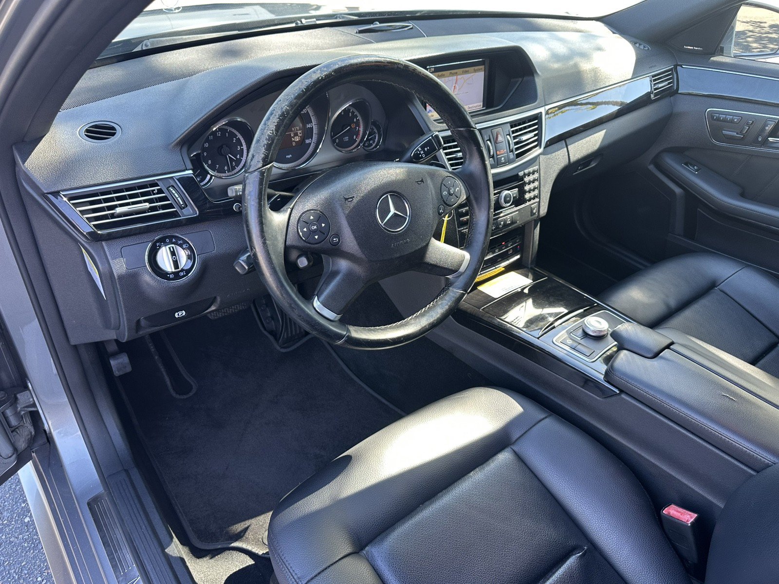 Used 2010 Mercedes-Benz E 350 Sedan image 17