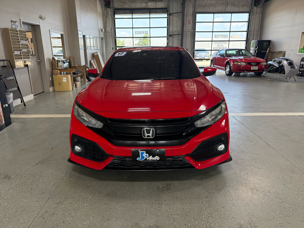 Used 2017 Honda Civic Sport Touring image 2