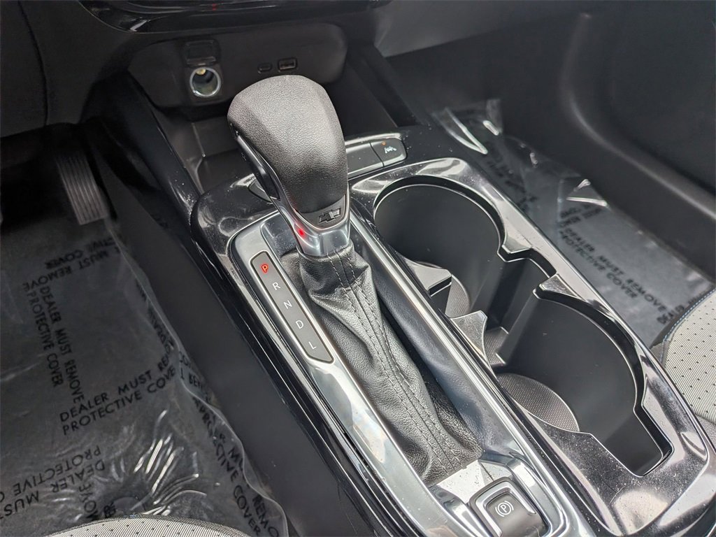 Used 2025 Chevrolet Trax LT w/ LT Convenience Package image 18