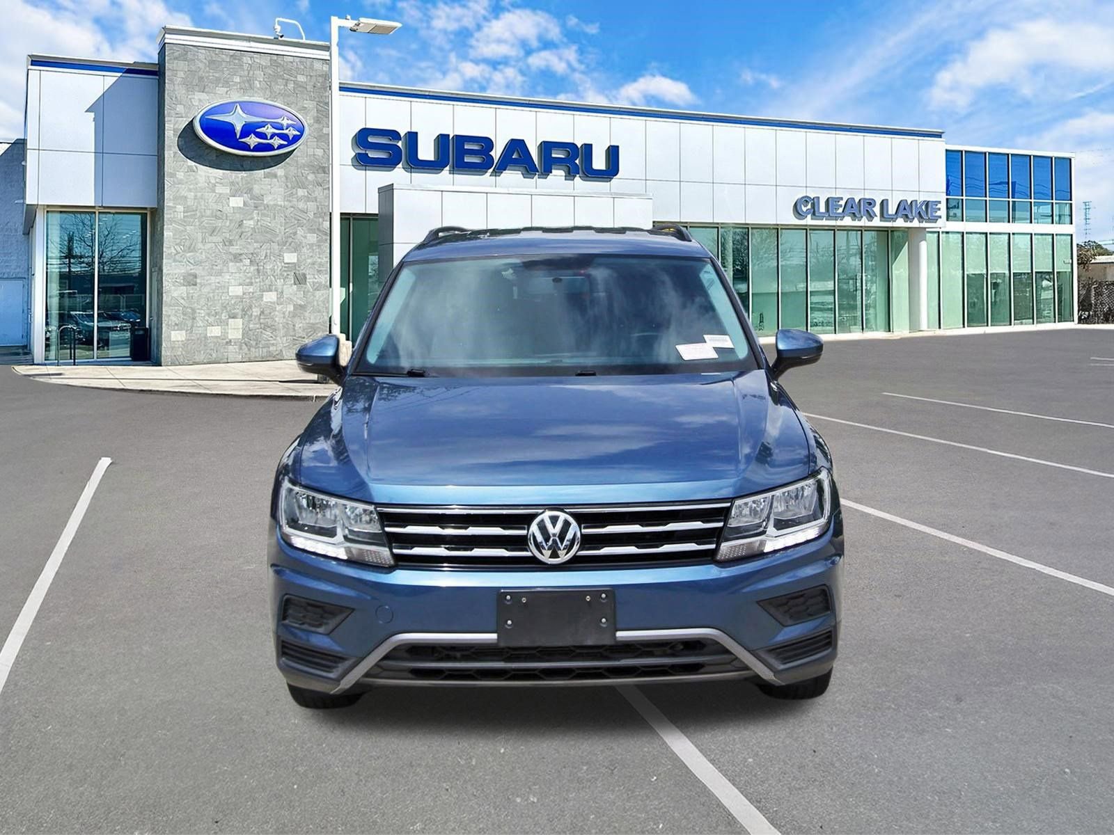 Used 2018 Volkswagen Tiguan S FWD image 2