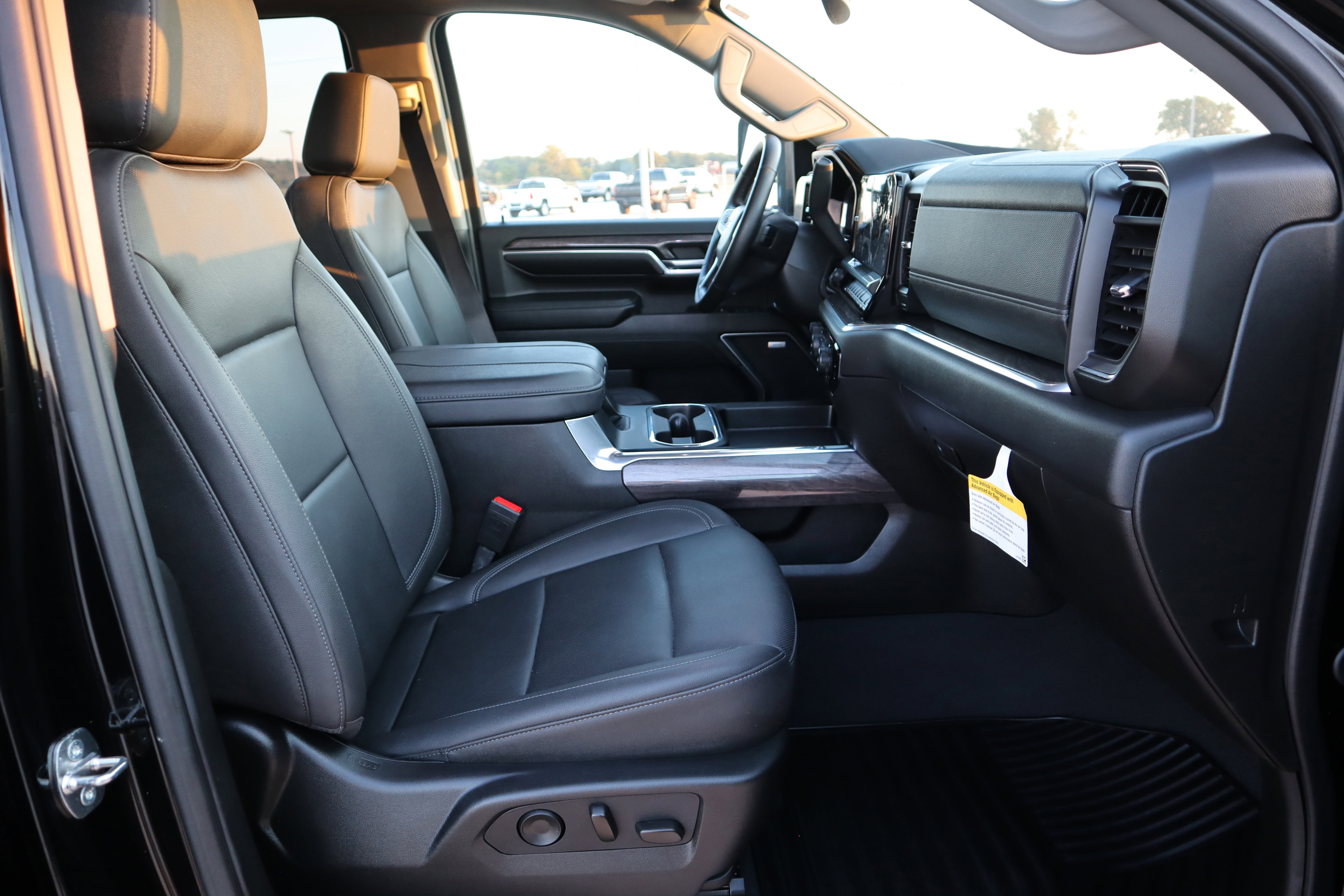 Used 2024 Chevrolet Silverado 2500 LTZ w/ LTZ Plus Package image 17