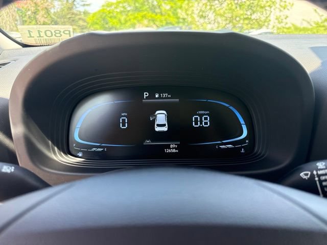 Used 2023 Hyundai Venue SEL FWD image 11