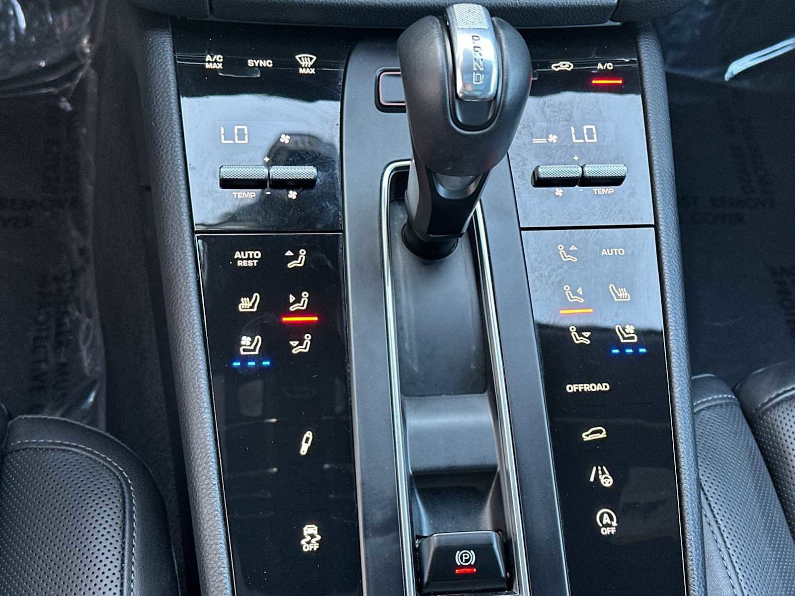 Certified 2025 Porsche Macan image 22