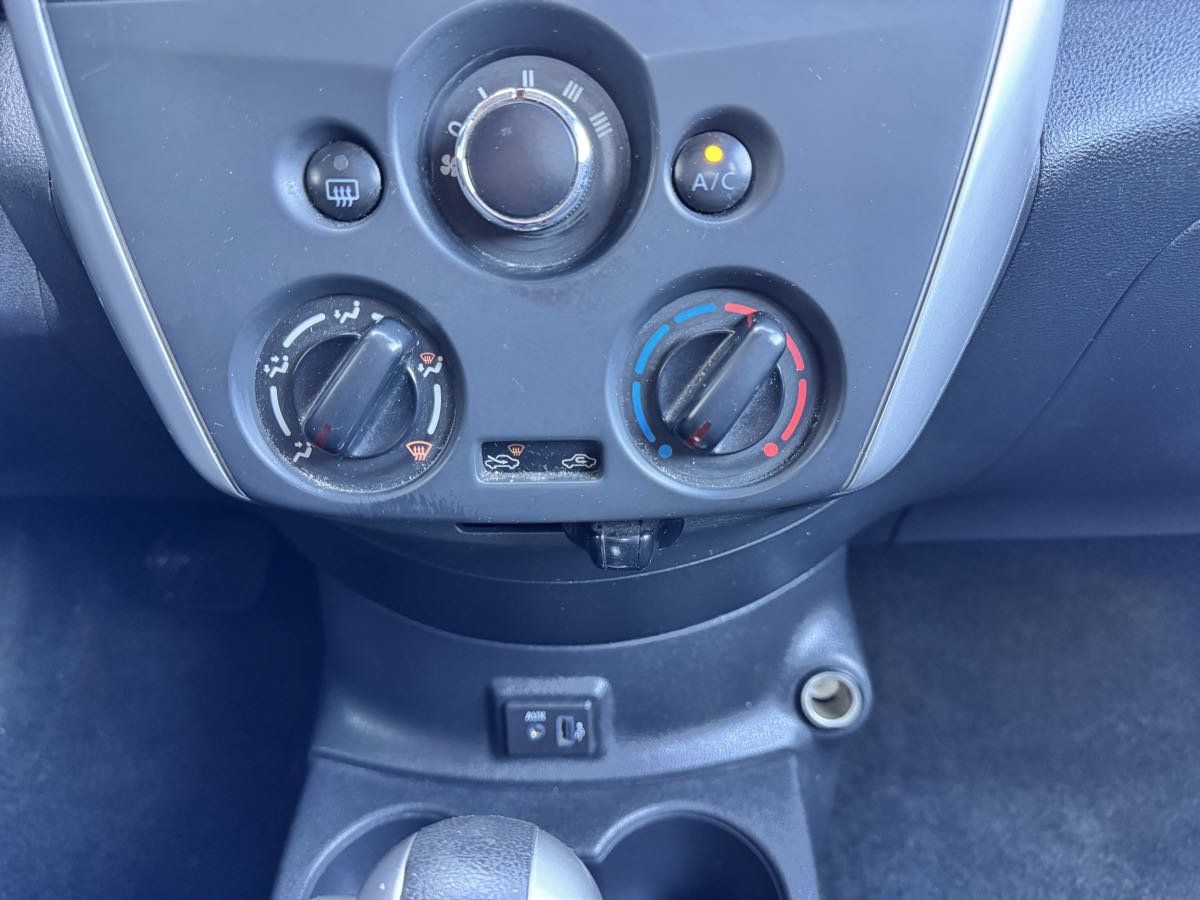 Used 2018 Nissan Versa SV FWD image 43