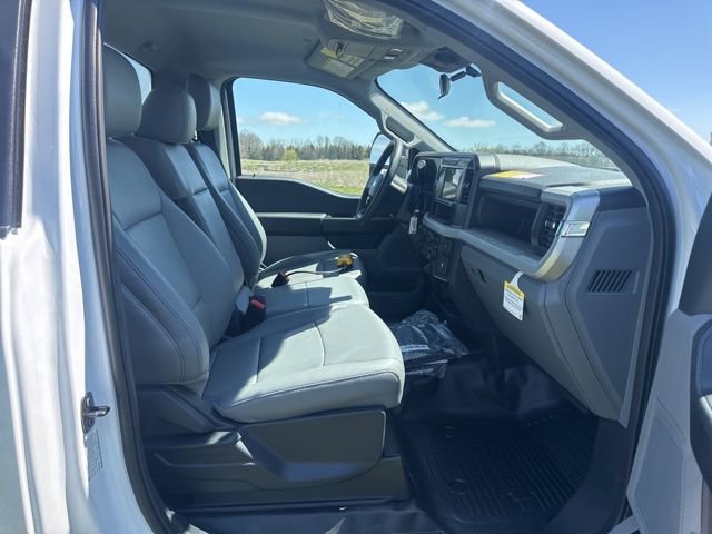 New 2026 Ford F550 4x4 Regular Cab Super Duty image 14