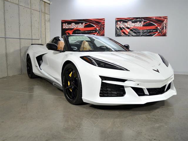 New 2025 Chevrolet Corvette E-Ray image 2