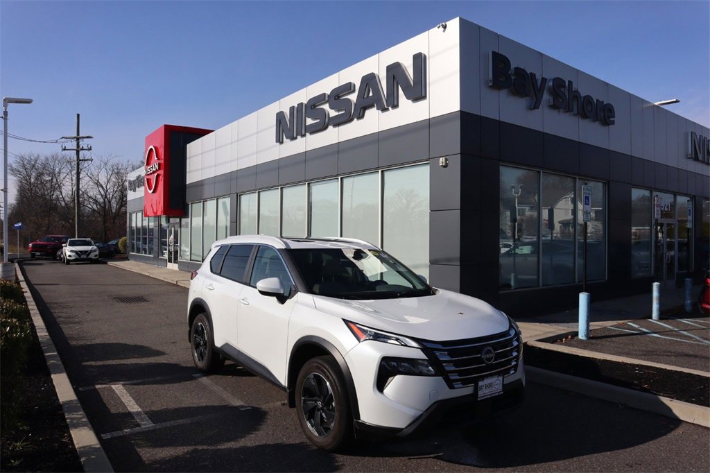 Used 2024 Nissan Rogue SV w/ SV Premium Package