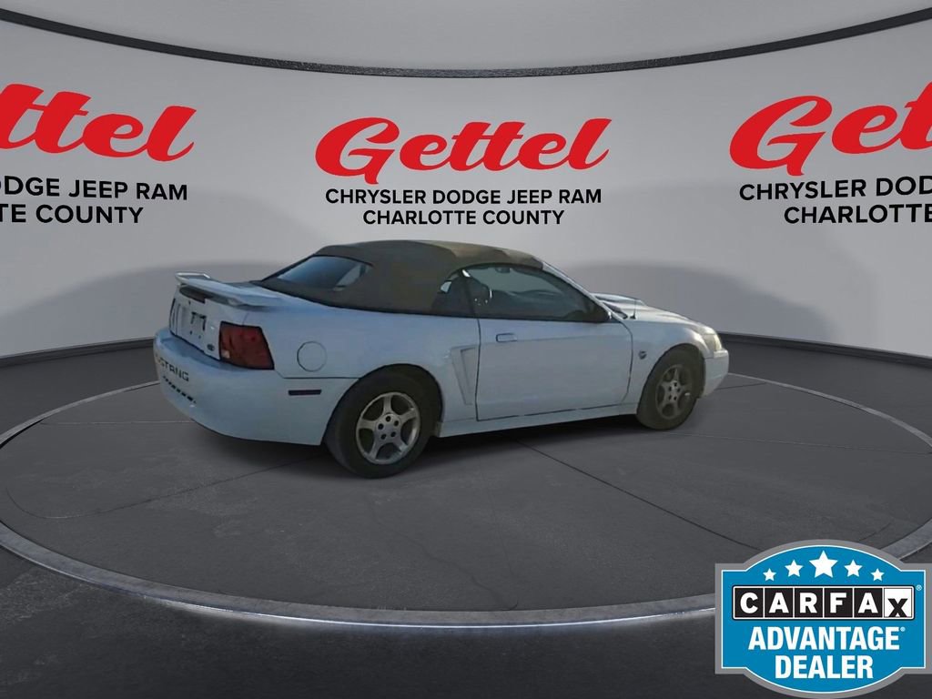 Used 2004 Ford Mustang Convertible image 8