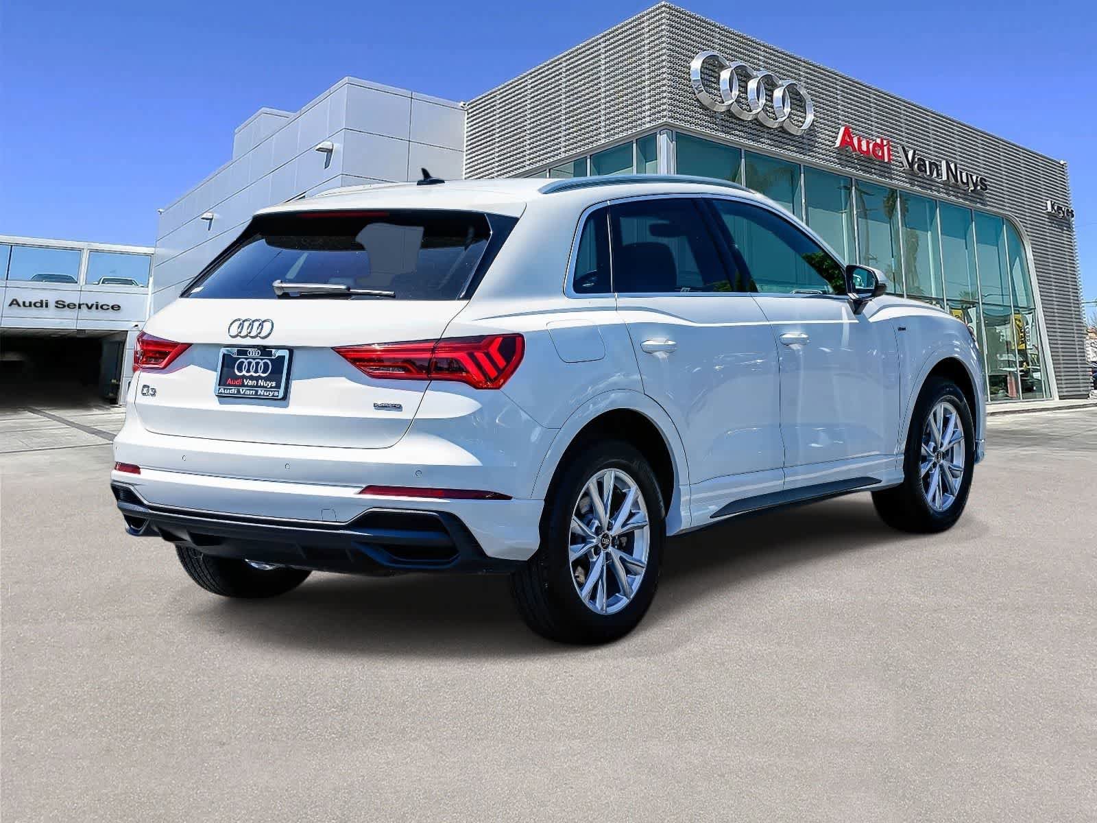 Used 2023 Audi Q3 2.0T Premium w/ Convenience Package AWD/4WD image 4