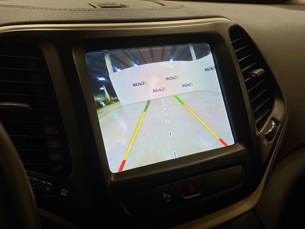 Used 2018 Jeep Cherokee Limited image 17