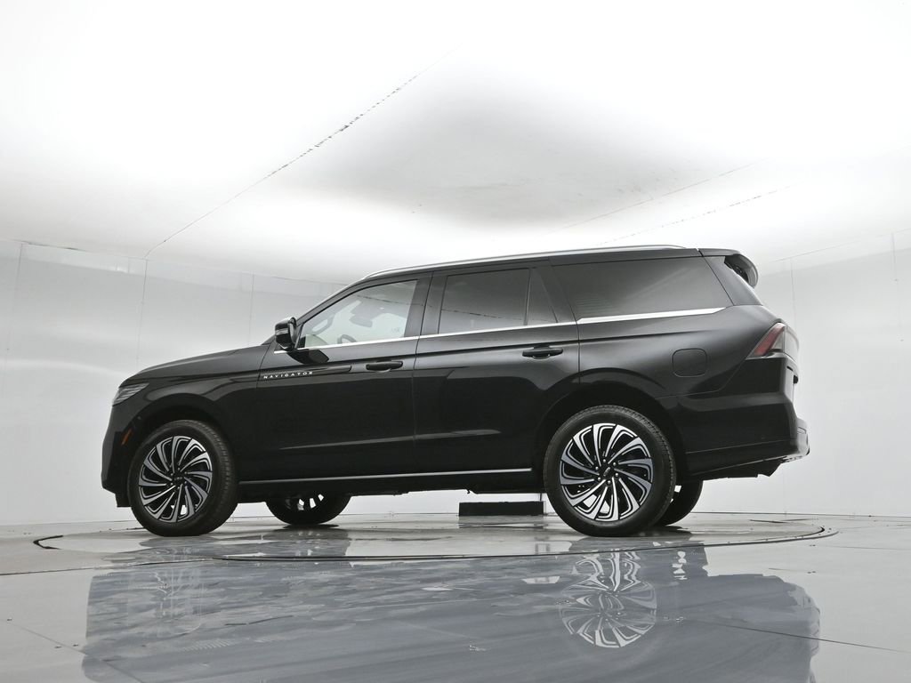 Used 2025 Lincoln Navigator Black Label image 54