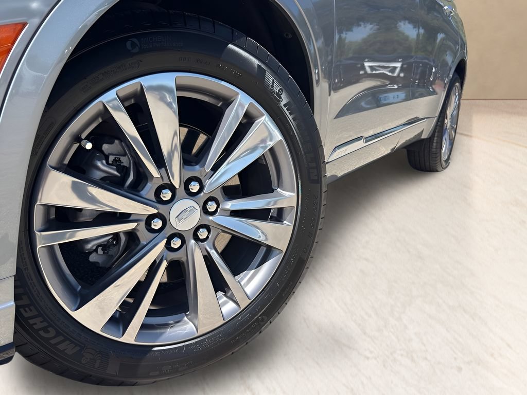 Certified 2025 Cadillac XT6 Premium Luxury FWD image 4