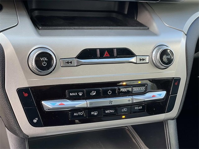 Used 2022 Ford Explorer XLT w/ Equipment Group 202A image 15