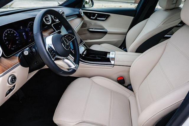 Used 2022 Mercedes-Benz C 300 4MATIC Sedan image 38