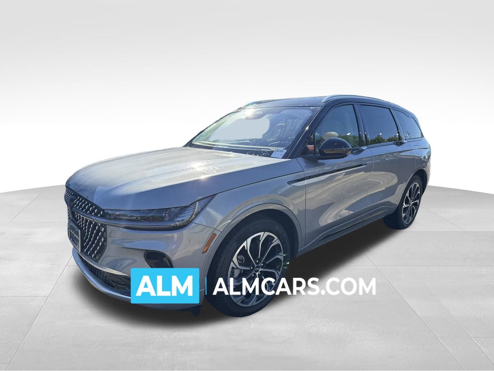 Used 2025 Lincoln Nautilus Reserve AWD/4WD image 1