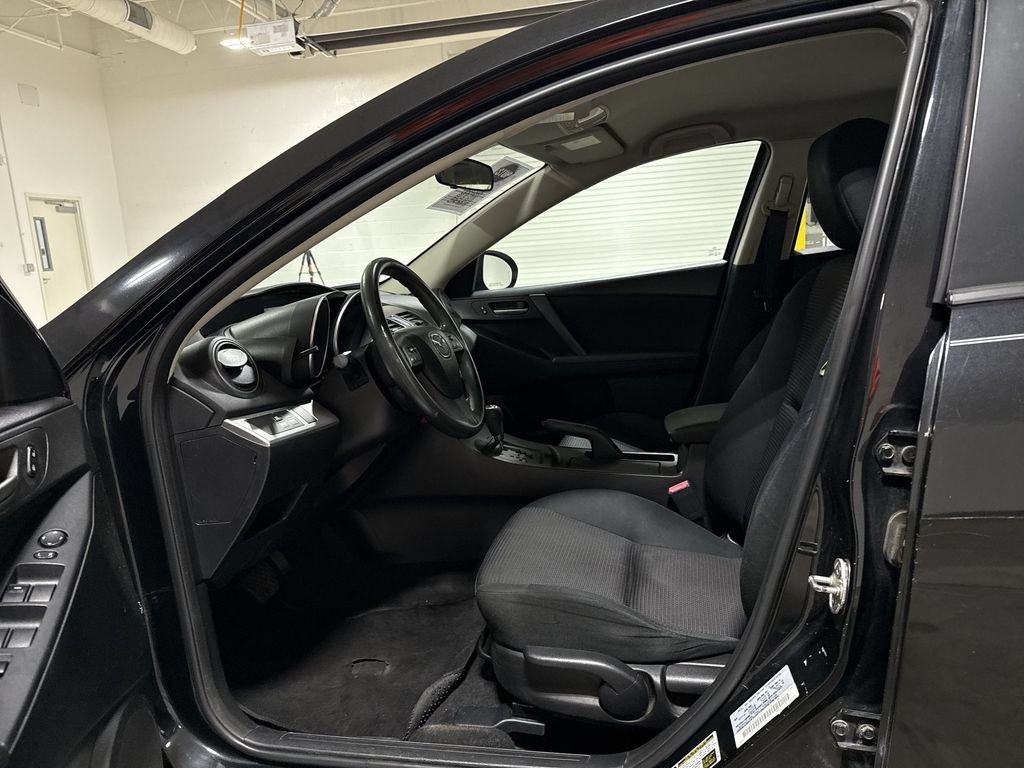 Used 2013 MAZDA MAZDA3 i Sport FWD image 18