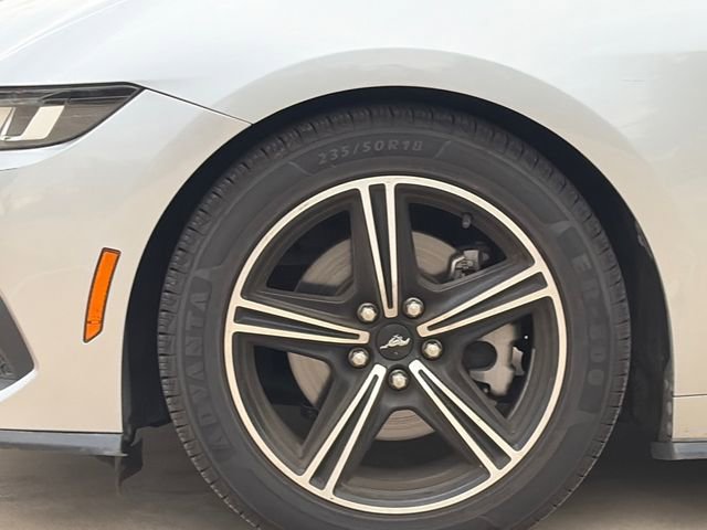 Used 2024 Ford Mustang Premium image 5