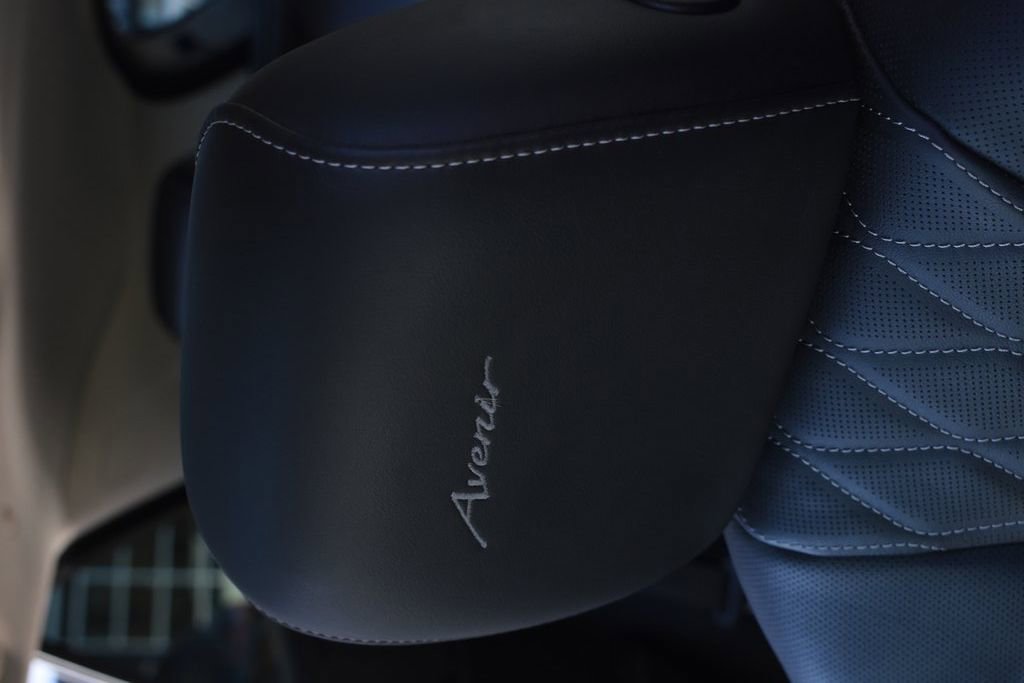 Used 2023 Buick Envision Avenir image 23