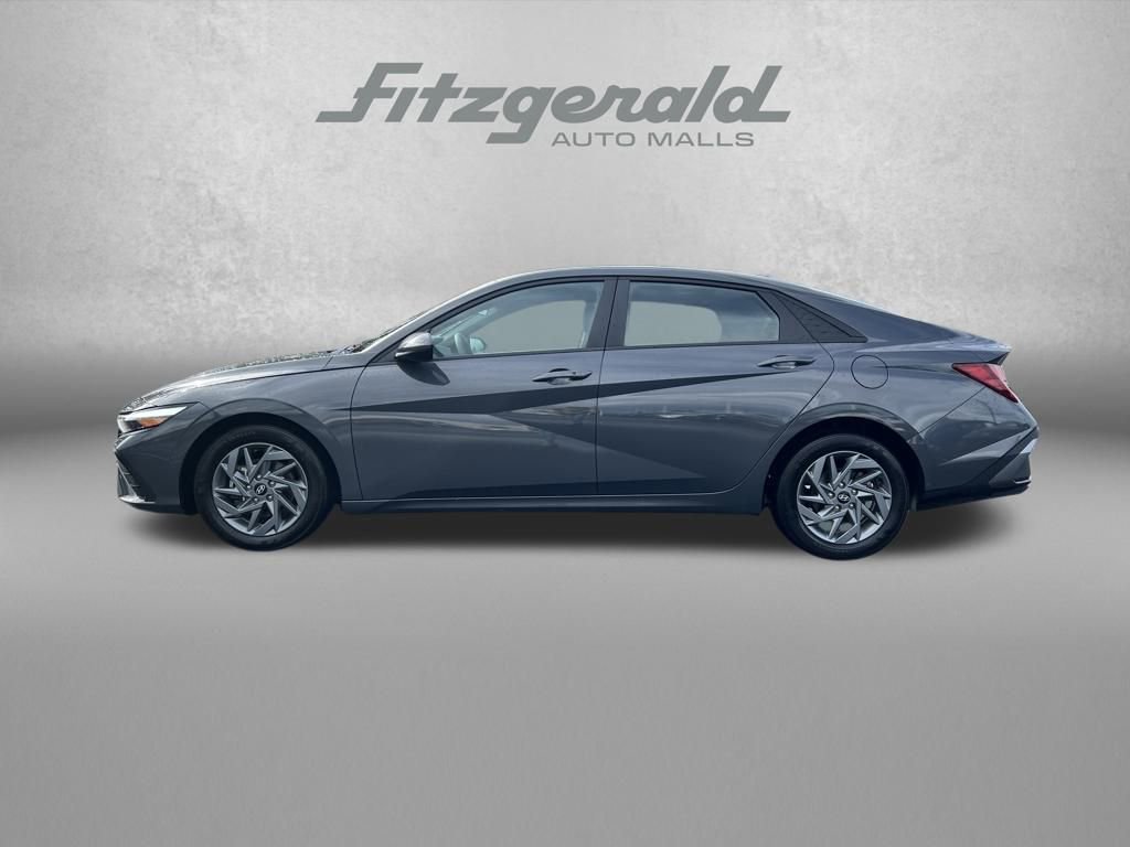 Used 2024 Hyundai Elantra SEL image 4