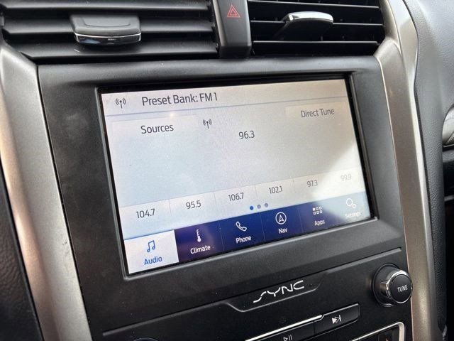 Used 2020 Ford Fusion SE image 21