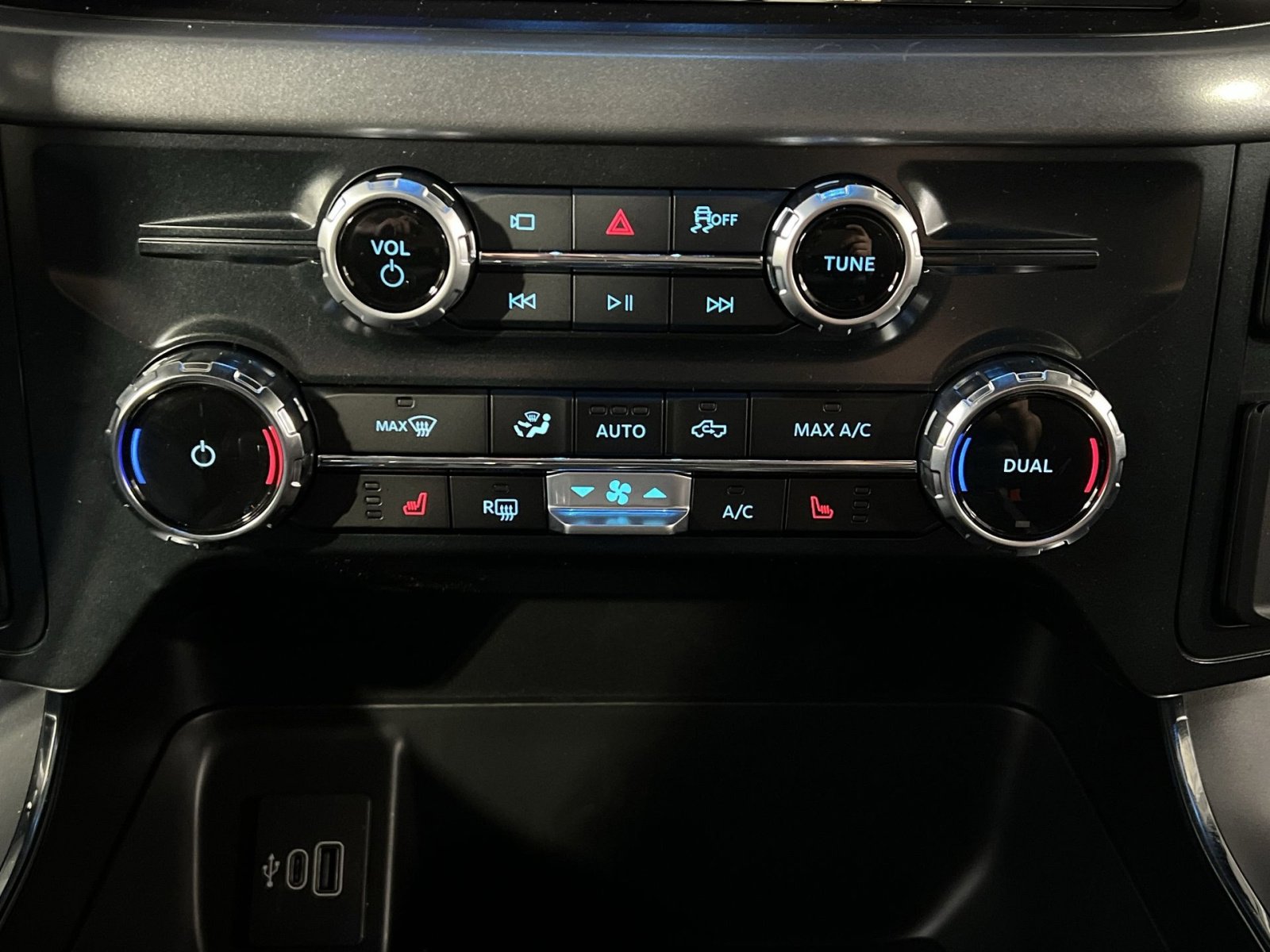 New 2026 Ford F150 XLT w/ Equipment Group 302A MID image 21