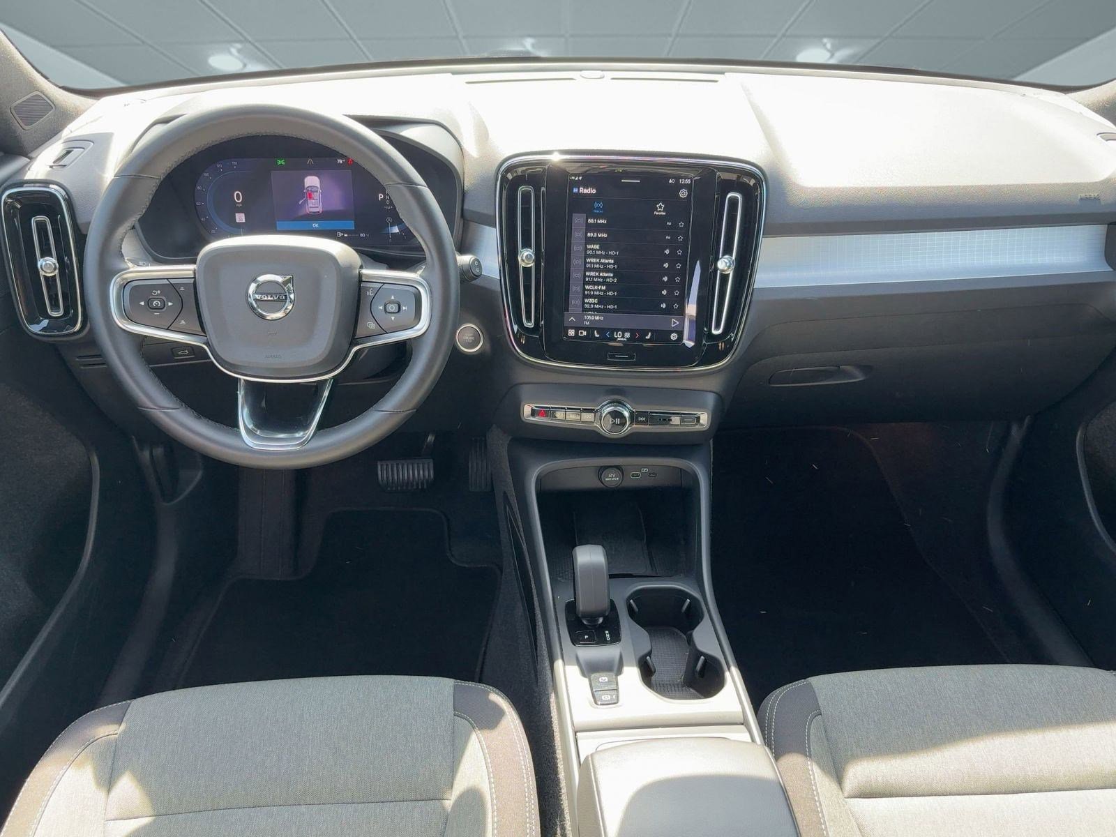 Certified 2024 Volvo XC40 B5 Core image 23