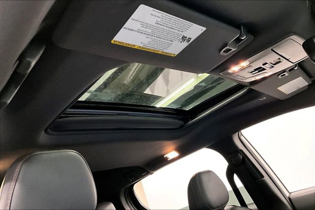 Used 2022 Toyota Sienna XSE image 18